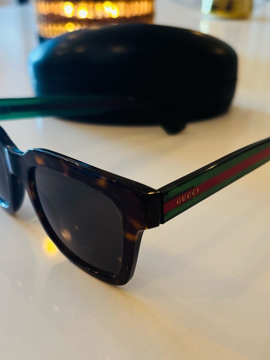 Gucci Accessories - Gucci Tortoiseshell Sunglasses